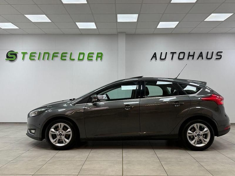 Gebraucht Ford Focus Titanium 101 PS (74 kW) 2016 Schwarz Limousine