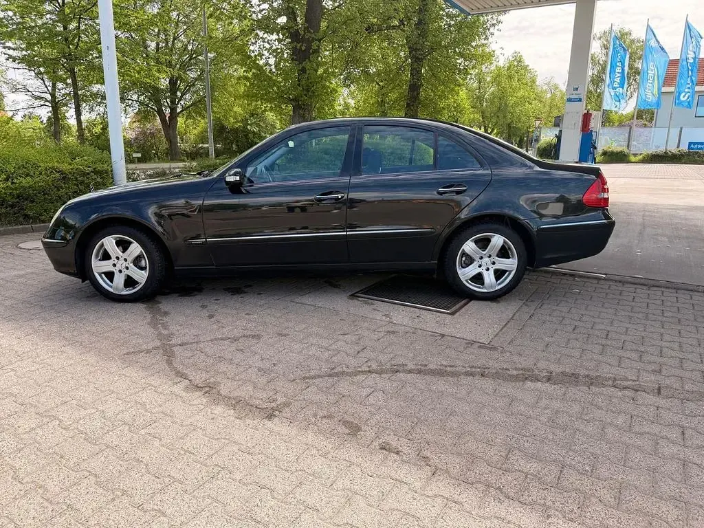 Gebraucht Mercedes E320 Elegance 224 PS (164 kW) 2004 Schwarz Limousine