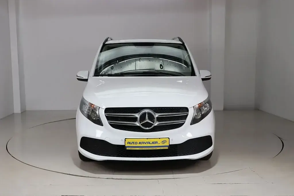Usata Mercedes V220 163 CV (119 kW) 2022 Bianco Monovolume