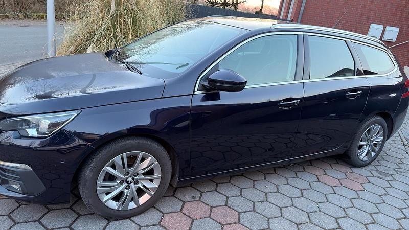 Gebraucht Peugeot 308 120 PS (88 kW) 2018 Blau Kombi