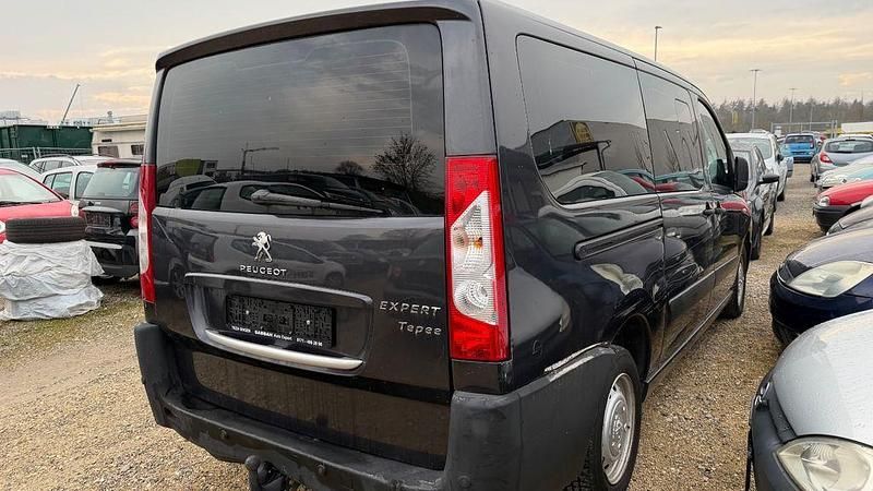 Gebraucht Peugeot TePee Access 128 PS (94 kW) 2013 Schwarz Van / Kleinbus