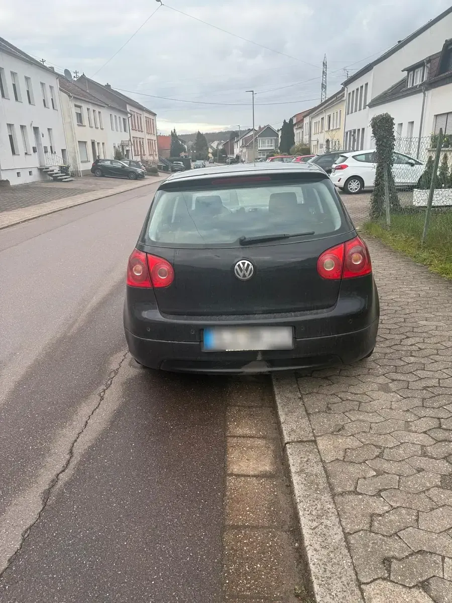 Gebraucht VW Golf V 116 PS (85 kW) 2004 Schwarz Kleinwagen