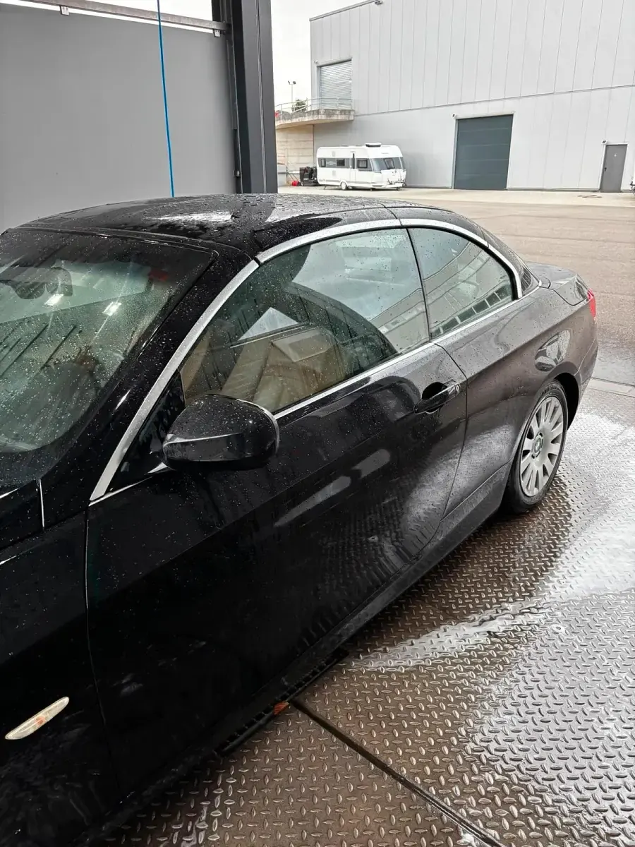 Gebraucht BMW 320 Cabriolet 170 PS (125 kW) 2010 Schwarz Cabrio