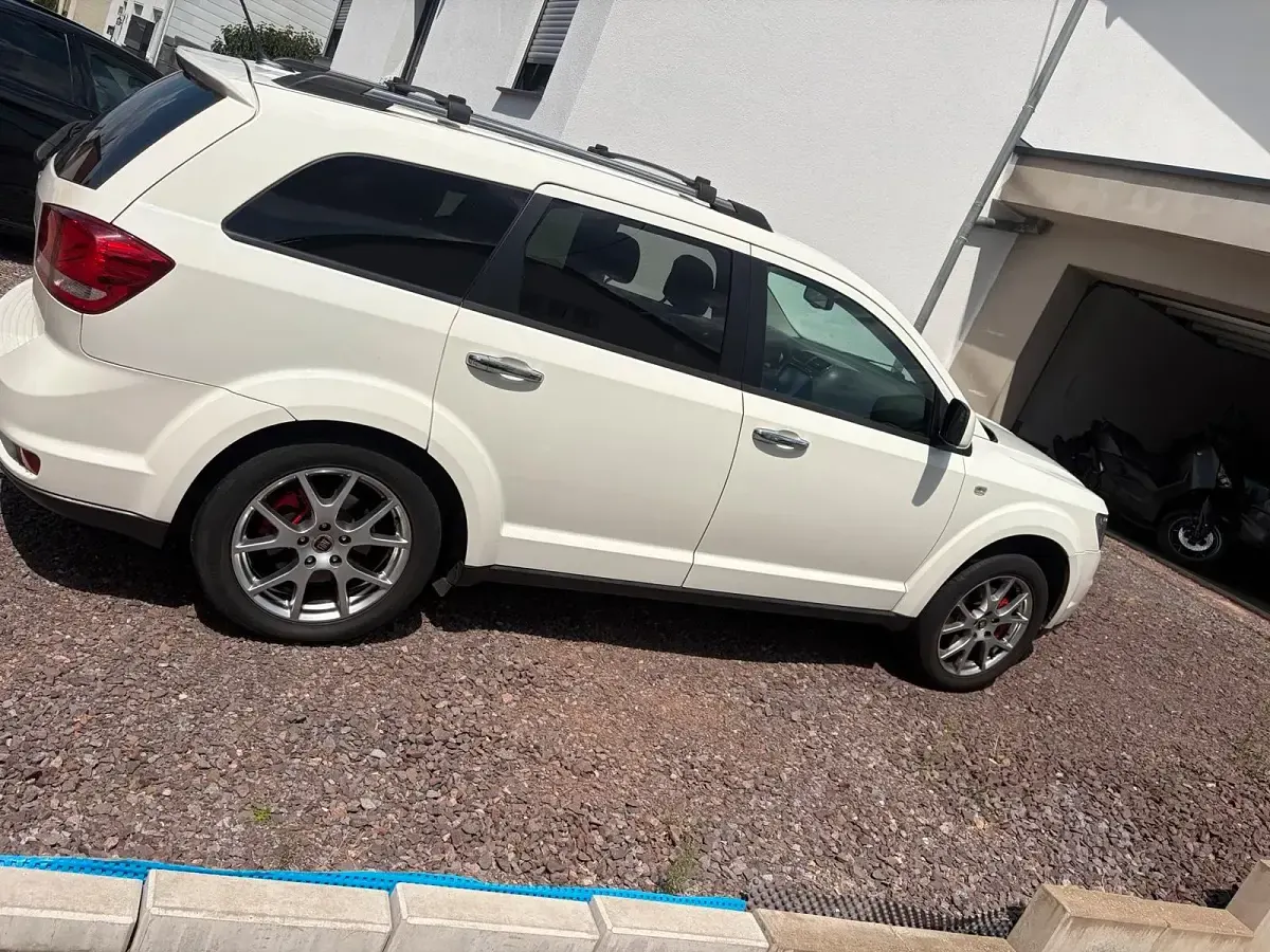 Gebraucht Fiat Freemont 170 PS (125 kW) 2013 Weiß SUV