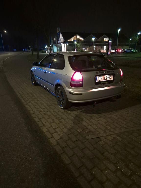 Gebraucht Honda Civic 75 PS (55 kW) 1999 Silber Limousine