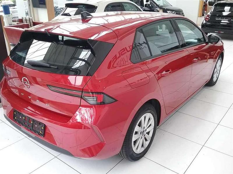 Gebraucht Opel Astra Enjoy 110 PS (80 kW) 2023 Kardio rot (metallic Limousine