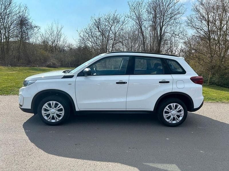 Gebraucht Suzuki Vitara Club 129 PS (94 kW) 2023 Weiß SUV