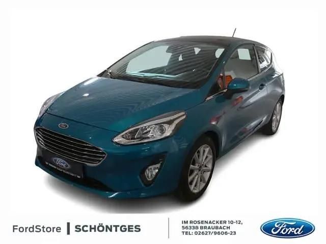 Blau Gebraucht 2018 Ford Fiesta Titanium Kleinwagen | 12.480 € (Etwas zu teuer) - Bild 1/3