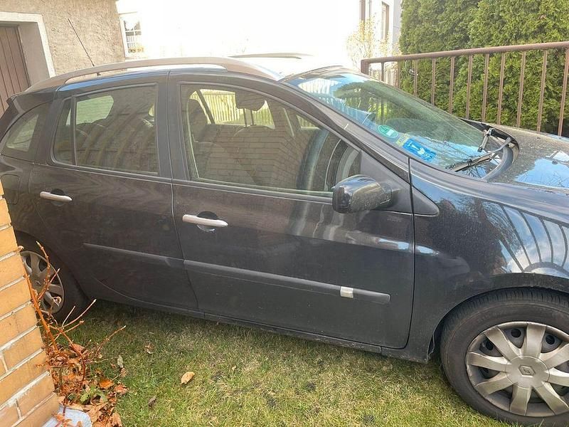 Schwarz Gebraucht 2008 Renault Clio II Dynamique Limousine | 3.500 € (Teuer) - Bild 1/4