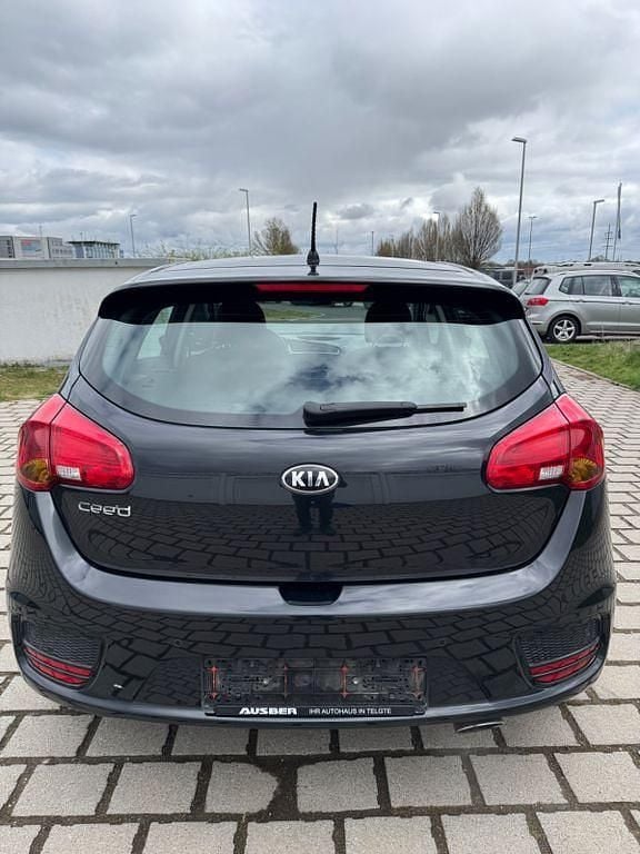 Gebraucht Kia Ceed 135 PS (99 kW) 2017 Schwarz Kleinwagen