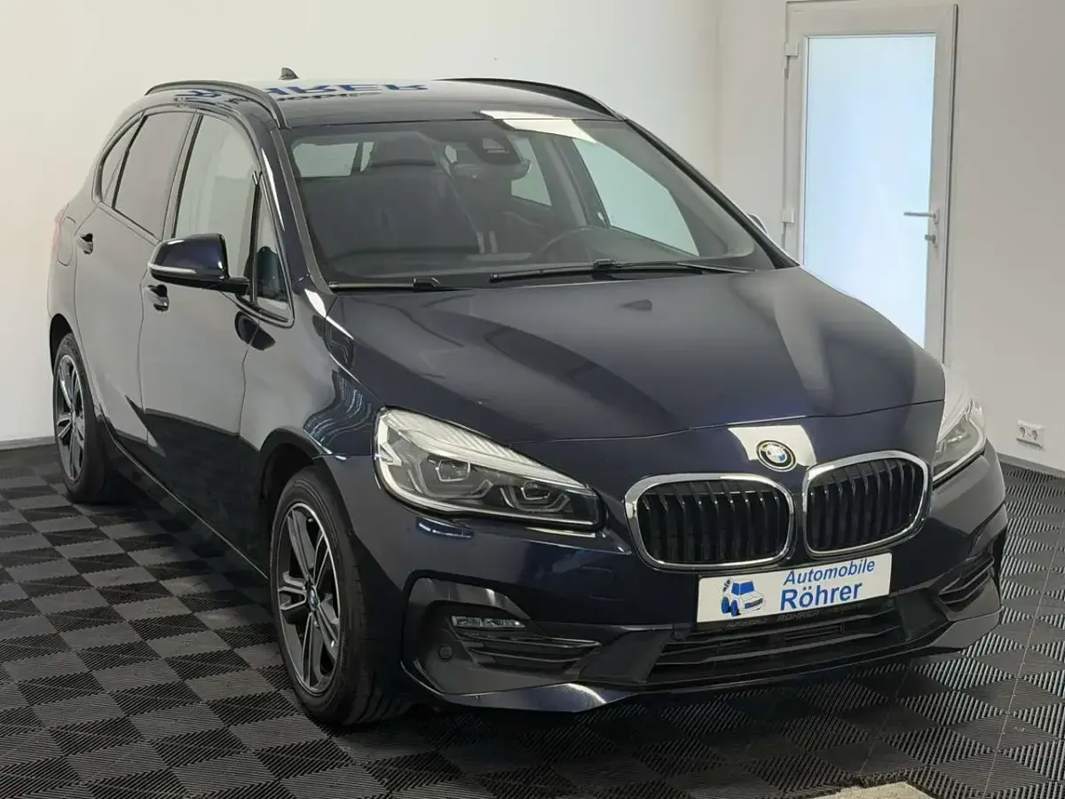 Gebraucht BMW 218 Sport Line 140 PS (102 kW) 2019 Imperialblau brillanteffekt me Van / Kleinbus
