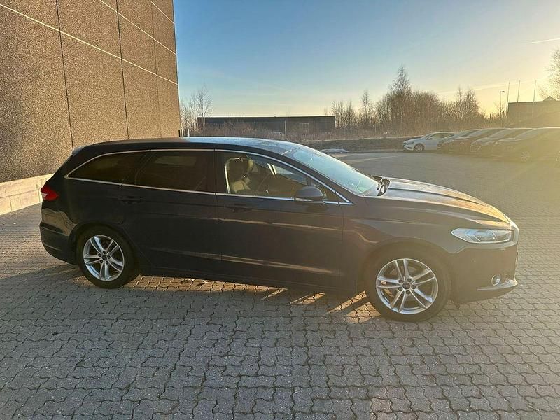 Gebraucht Ford Mondeo Titanium 150 PS (110 kW) 2018 Blau Limousine