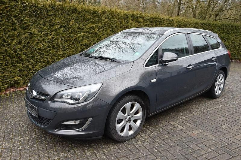 Gebraucht Opel Astra Innovation 120 PS (88 kW) 2012 Grau Kombi