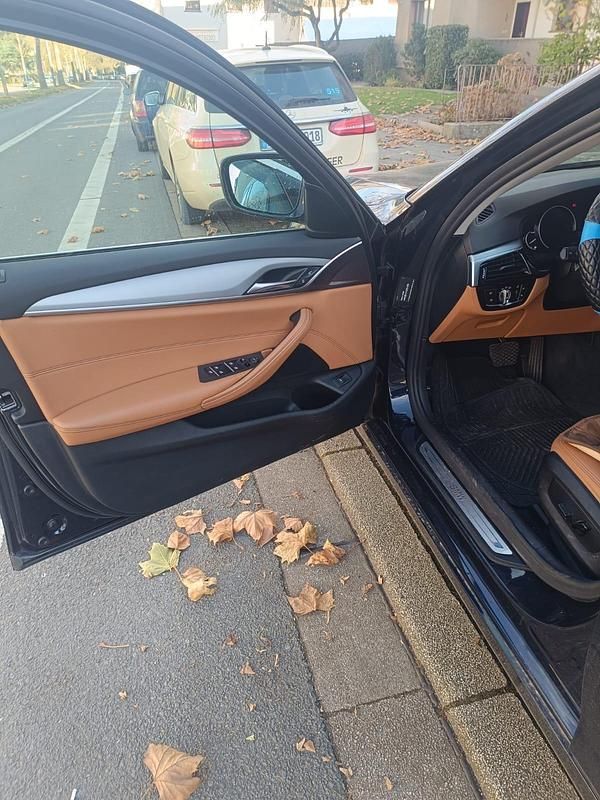 Gebraucht BMW 520 190 PS (139 kW) 2019 Blau Kombi