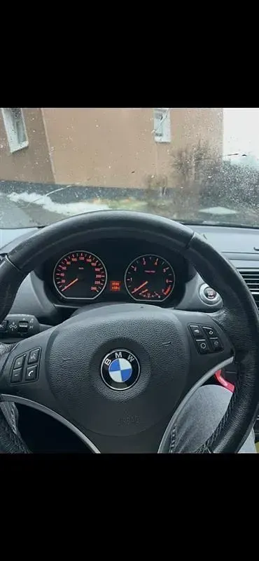 Gebraucht BMW 116 Basis 122 PS (89 kW) 2008 Schwarz Kleinwagen