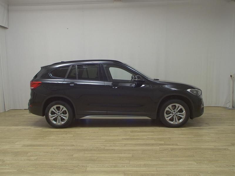 Schwarz Gebraucht 2020 BMW X1 xLine SUV | 17.780 € (Fairer Preis) - Bild 1/4