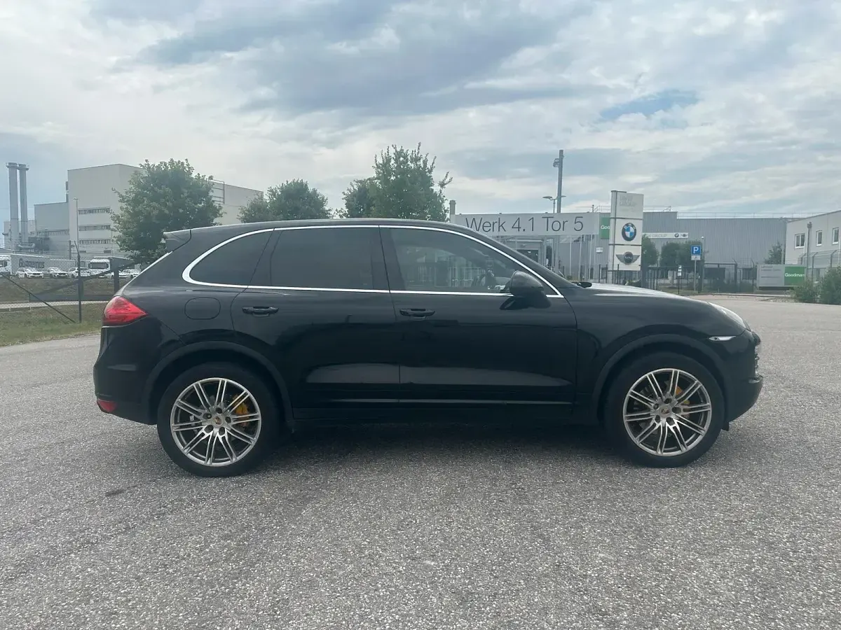 Gebraucht Porsche Cayenne 245 PS (180 kW) 2011 Schwarz SUV
