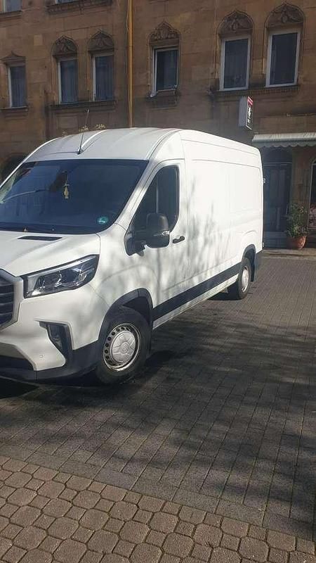 Second-hand Maxus V90 147 CP (108 kW) 2023 Van