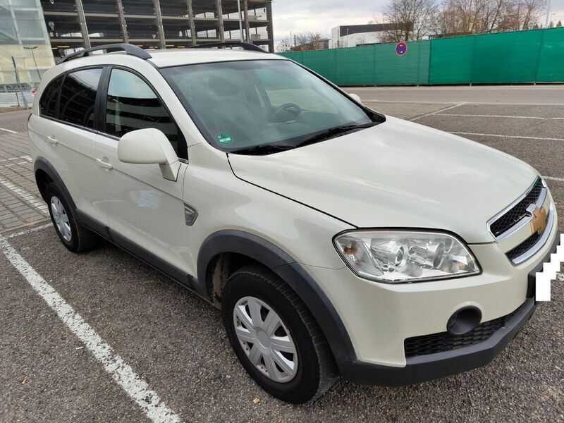Weiß Gebraucht 2010 Chevrolet Captiva LS SUV | 4.999 € (Fairer Preis) - Bild 1/4