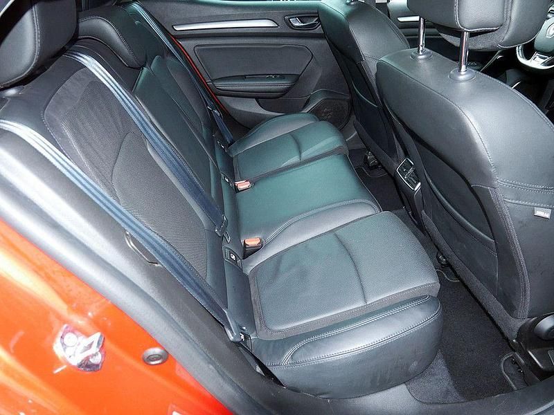 Gebraucht Renault Mégane IV Bose Edition 159 PS (116 kW) 2020 Rot (metallic) Limousine