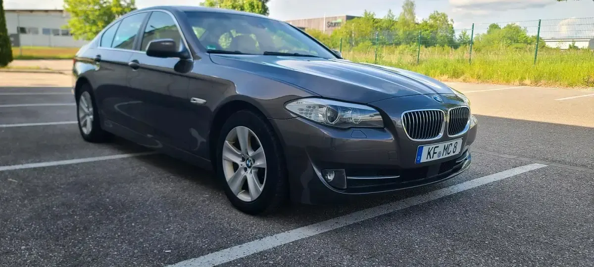 Gebraucht BMW 525 204 PS (150 kW) 2010 Braun Limousine