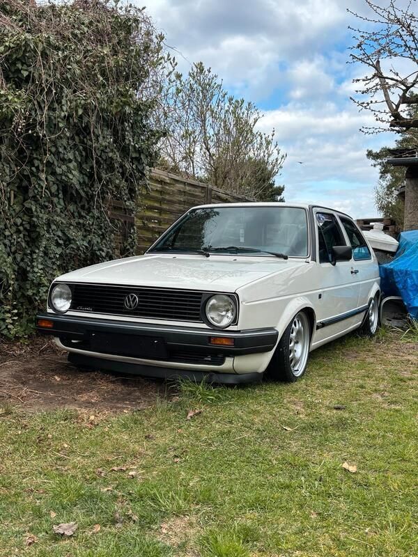 Weiß Gebraucht 1987 VW Golf II Kleinwagen | 7.299 € - Bild 1/4
