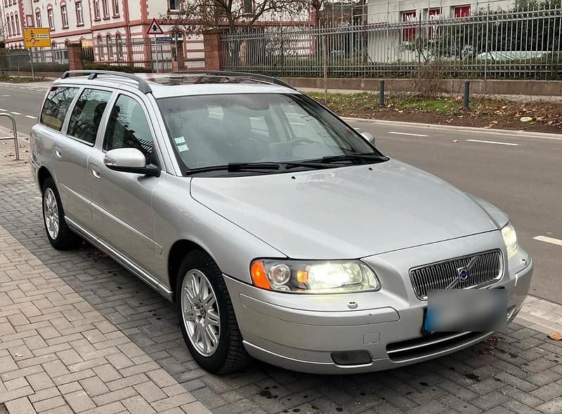 Grau Gebraucht 2006 Volvo V70 Kombi | 999 € (Superpreis) - Bild 1/4