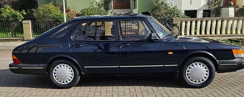 Blau Gebraucht 1993 Saab 900 Kleinwagen | 3.900 € - Bild 1/4