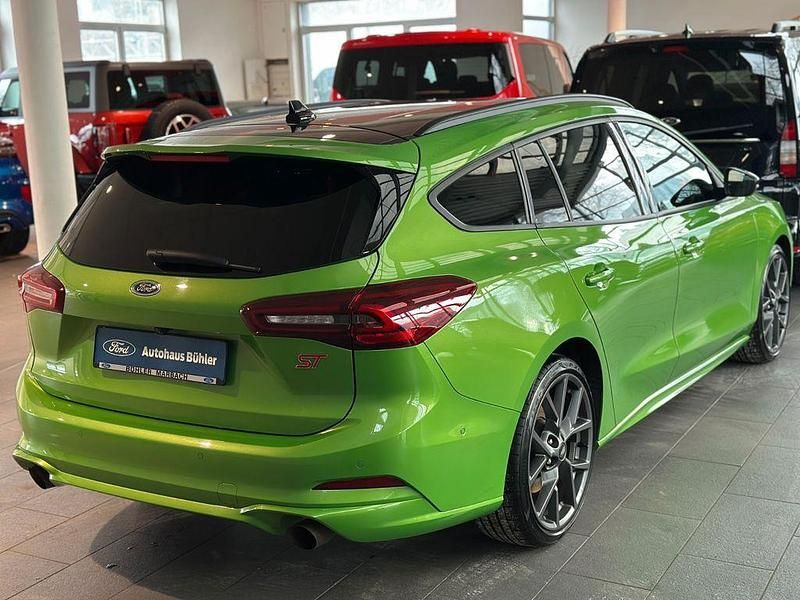 Gebraucht Ford Focus ST 280 PS (205 kW) 2024 Grün Limousine