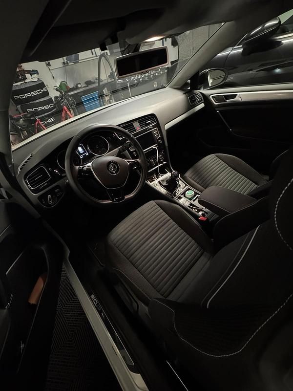 Gebraucht VW Golf VII Cup 86 PS (63 kW) 2015 Weiß Kleinwagen