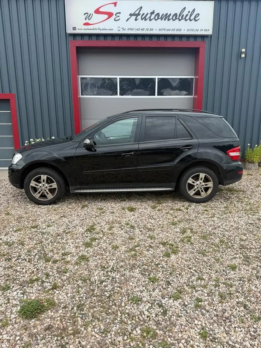 Gebraucht Mercedes ML350 224 PS (164 kW) 2009 Schwarz SUV