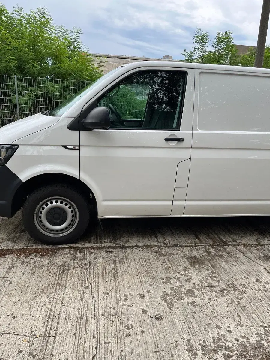 Gebraucht VW T6 90 PS (66 kW) 2016 Weiß Van