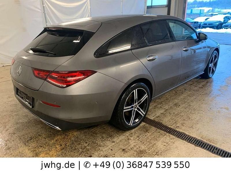 Gebraucht Mercedes CLA200 150 PS (110 kW) 2021 Designo magno mountaingrau (metallic) Kombi
