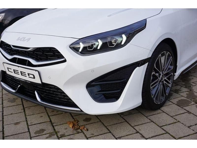 Gebraucht Kia Ceed GT-Line 140 PS (102 kW) 2025 Weiss Kleinwagen