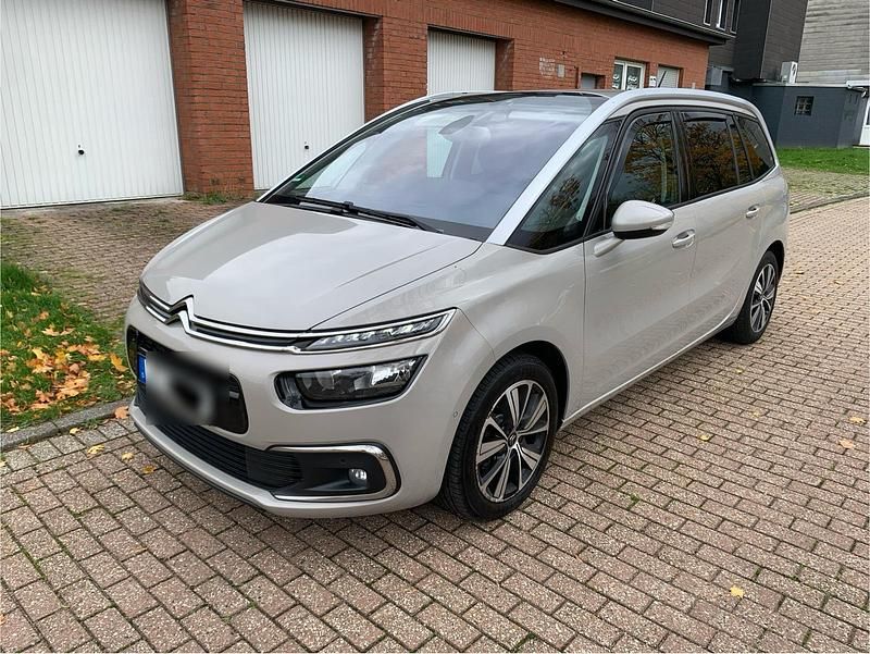 Beige Gebraucht 2018 Citroën Grand C4 Picasso Van / Kleinbus | 11.150 € - Bild 1/4