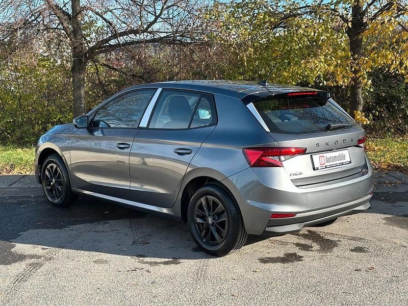 Neu Skoda 105 116 PS (85 kW) 2026 Grau Limousine