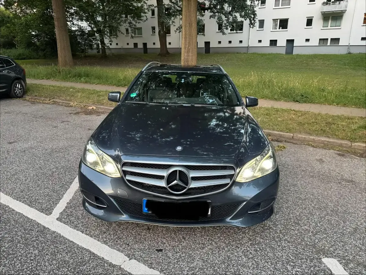Gebraucht Mercedes E220 170 PS (125 kW) 2013 Grau Kombi
