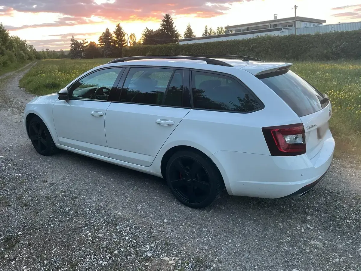 Gebraucht Skoda Octavia vRS 230 PS (169 kW) 2017 Weiß Kombi
