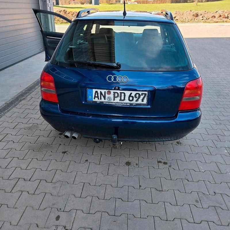 Brugt Audi A4 150 HK (110 kW) 1998 Blå Stationcar