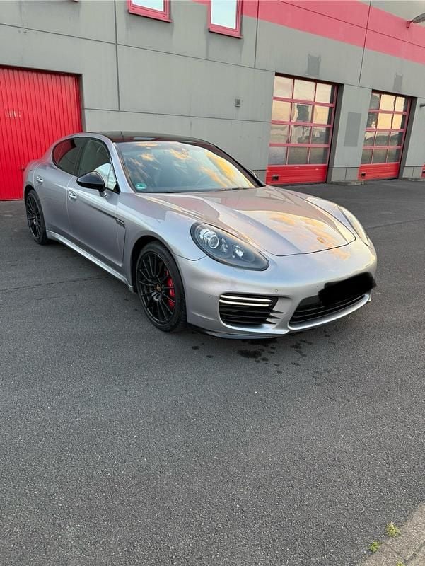 Silber Gebraucht 2016 Porsche Panamera GTS Limousine | 40.999 € (Superpreis) - Bild 1/4