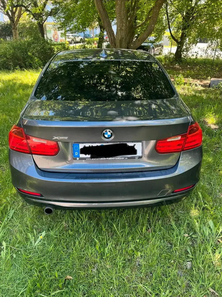Brugt BMW 320 184 HK (135 kW) 2012 Grå Sedan