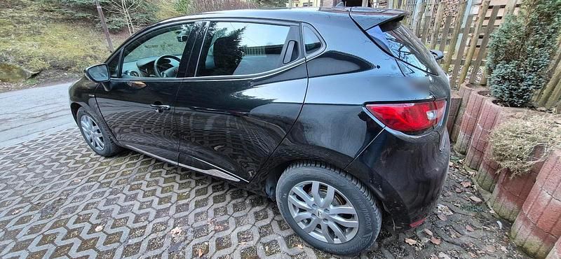 Gebraucht Renault Clio IV Bose Edition 90 PS (66 kW) 2018 Schwarz Kleinwagen