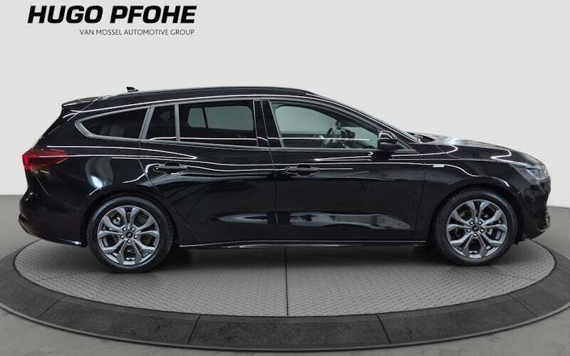 Gebraucht Ford Focus ST-Line 155 PS (114 kW) 2023 Agate black metallic Kombi