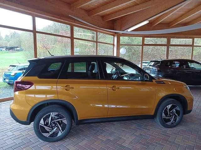 Neu Suzuki Vitara Comfort 110 PS (80 kW) 2026 Gold SUV