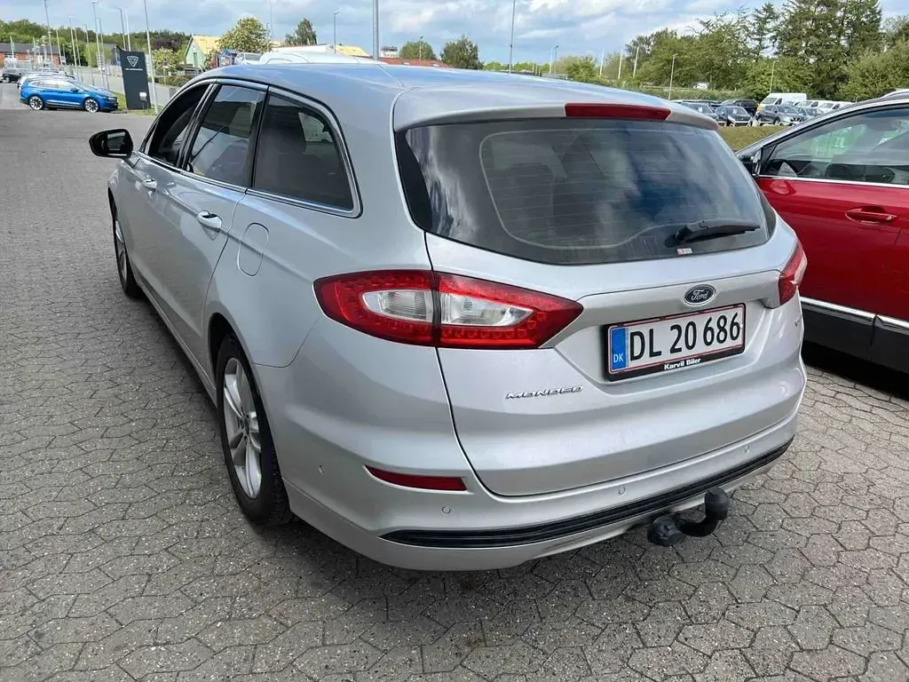 Gebraucht Ford Mondeo Titanium 160 PS (117 kW) 2015 Grau Limousine