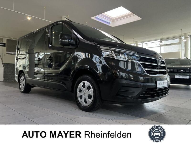 Schwarz midnight Gebraucht 2023 Renault Trafic Life Van / Kleinbus | 38.980 € (Etwas zu teuer) - Bild 1/4