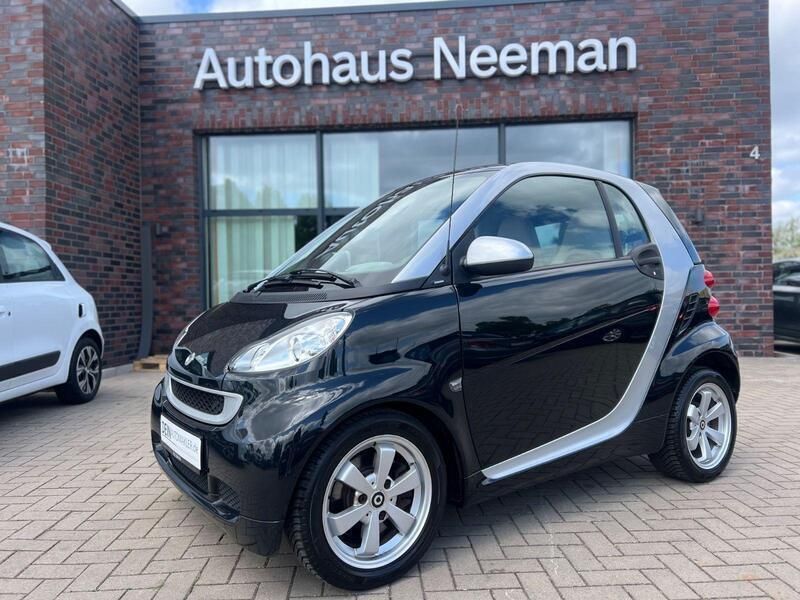 Schwarz Gebraucht 2011 Smart ForTwo Coupé Coupé | 5.940 € (Teuer) - Bild 1/4