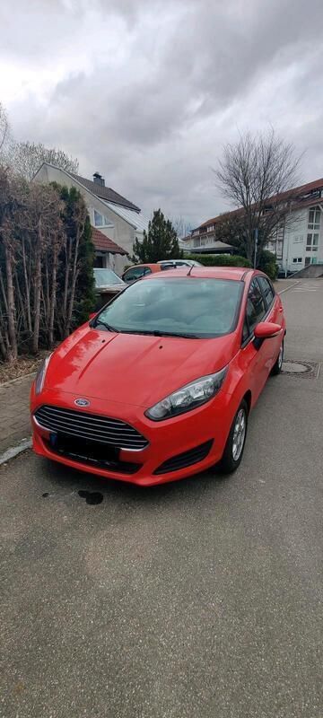 Rot Gebraucht 2013 Ford Fiesta SYNC Edition Kleinwagen | 4.750 € (Guter Preis) - Bild 1/4