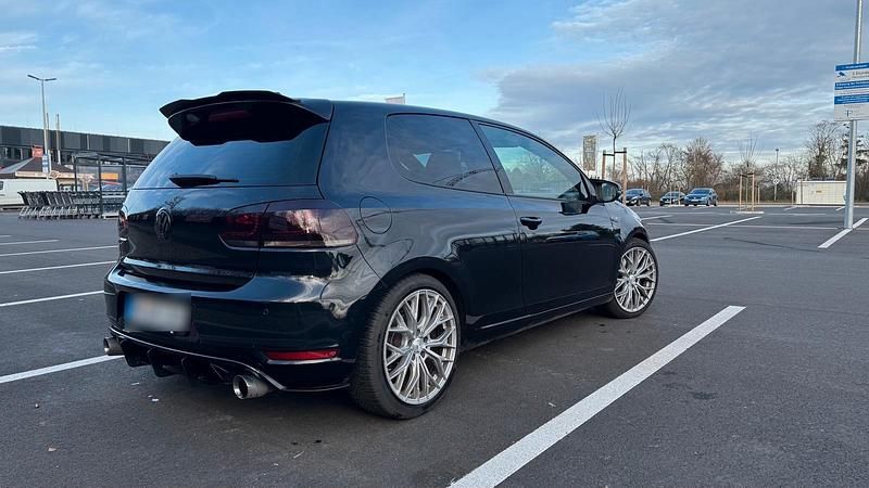 Schwarz Gebraucht 2009 VW Golf VI Kleinwagen | 7.300 € - Bild 1/4