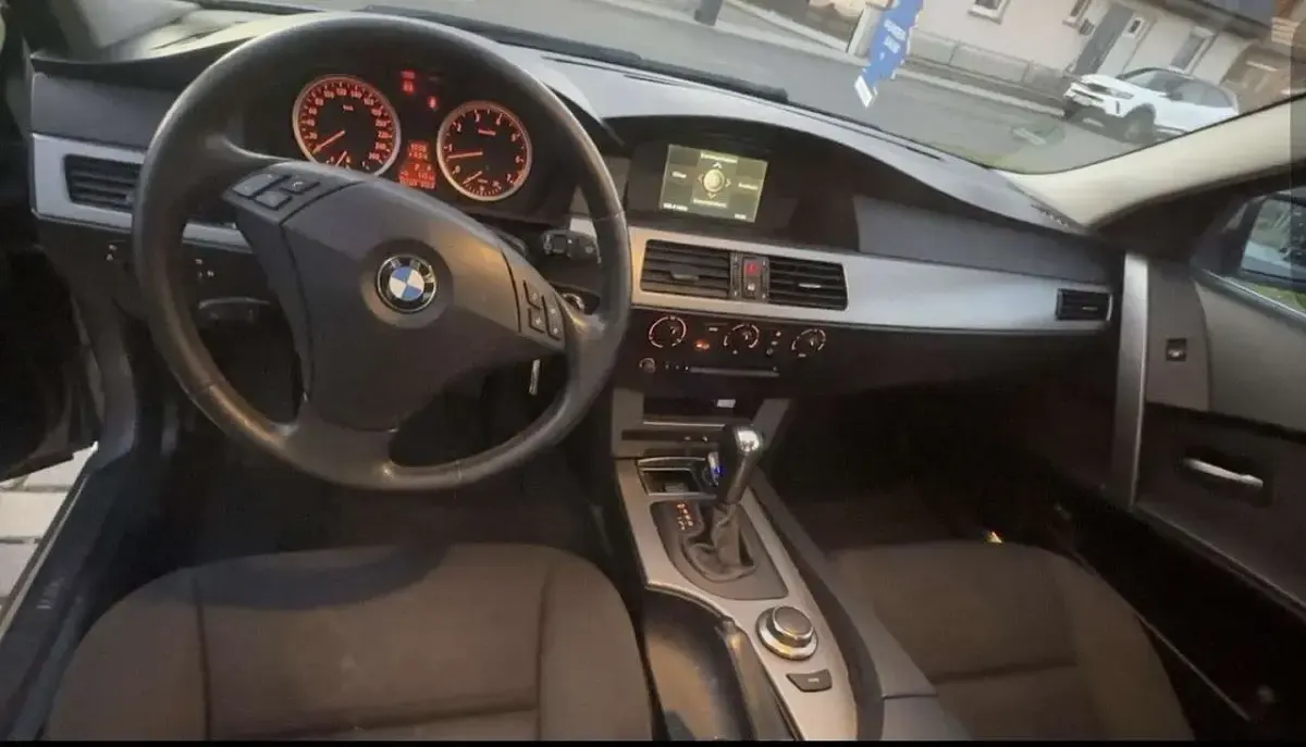Gebraucht BMW 520 177 PS (130 kW) 2006 Limousine